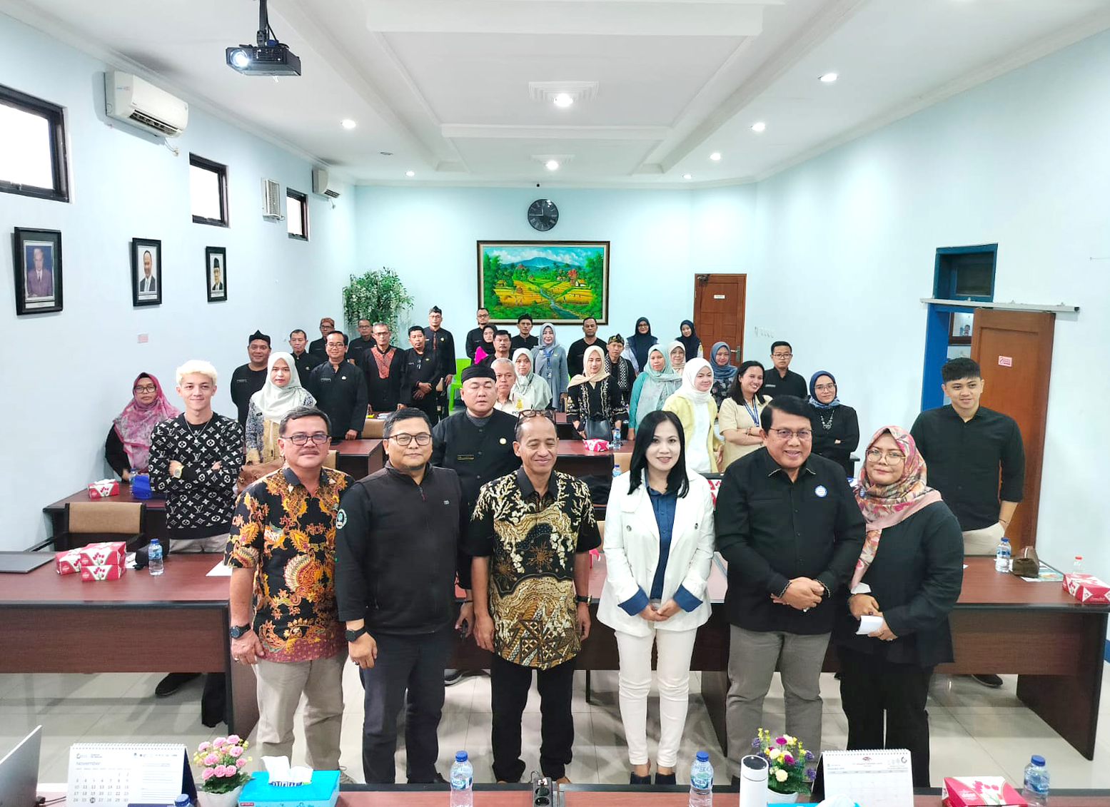 Sosialisasi Program Pendidikan dengan 32 Dinas Kabupaten Bogor bersama Wakil Rektor 1 dan 3 Universitas Satya Negara Indonesia (USNI ) dan Direktur Institut STIAMI Depok.